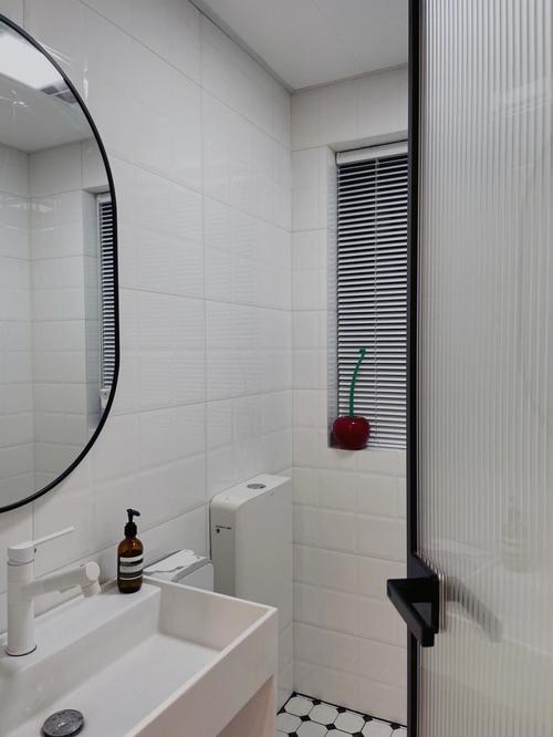 卫生间装修网购简约极窄一体式浴室柜