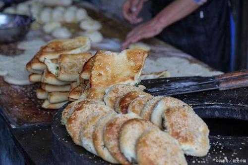 淮北市传统美食临涣烧饼咬一口酥酥的回味悠长