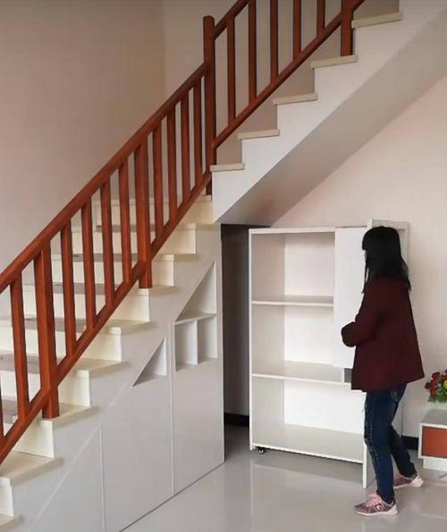 这样的楼梯间设计简直太棒了每一寸空间利用的都是非常到位