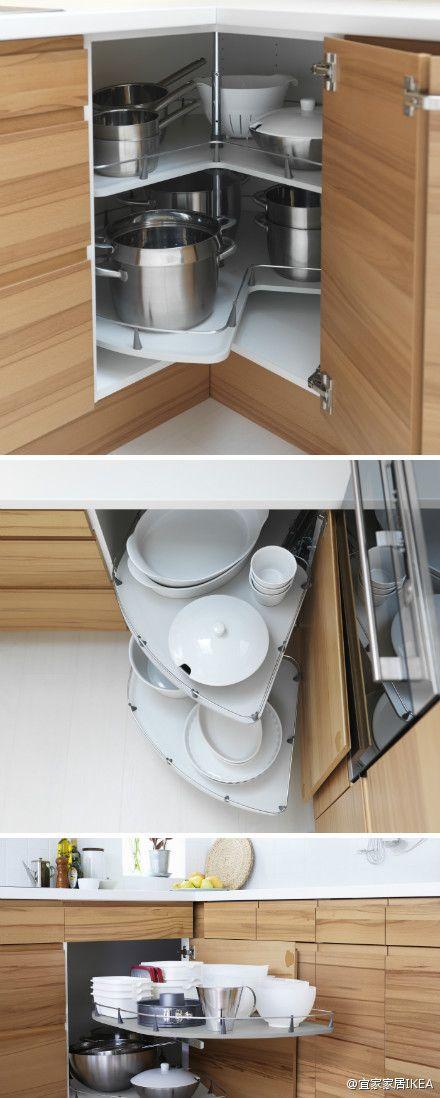 厨房柜子的转角不要浪费了利用旋转隔板可以最大限度地利用转角空间