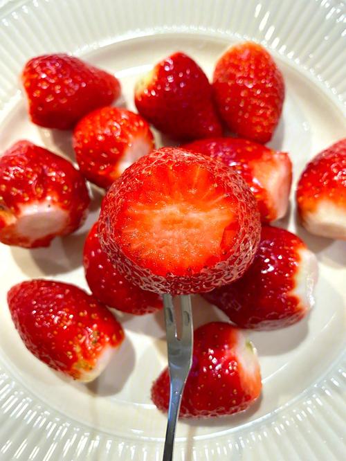 澳州好吃的奶油草莓啦