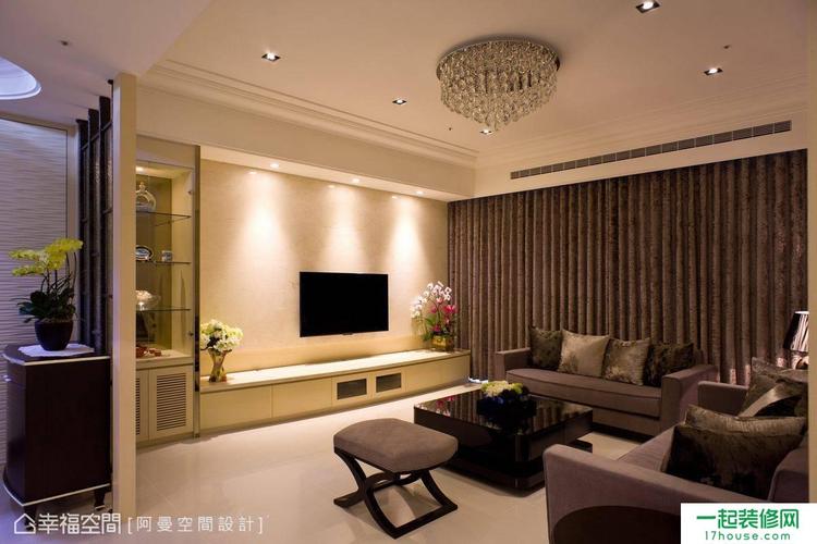 现代简约客厅电视墙装修案例效果图
