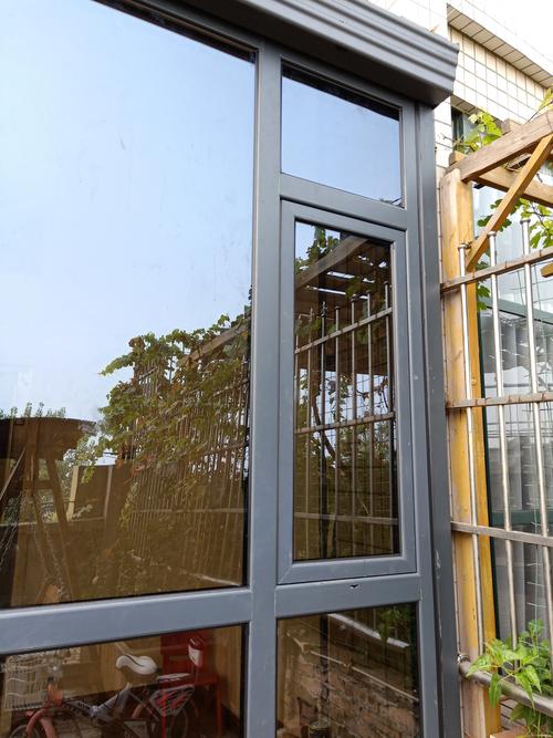 洛阳断桥铝平开窗封阳台家用每平多少价格正常合适