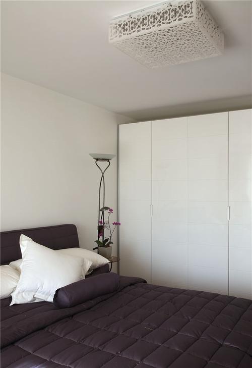 三居室卧室卧室现代简约132m05三居设计图片赏析