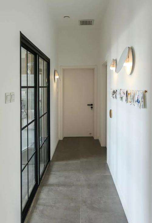 168四居室大户型搭配白墙灰地砖简单的装修也能这么美