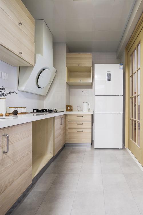88平米日式风格三室厨房装修效果图墙面创意设计图