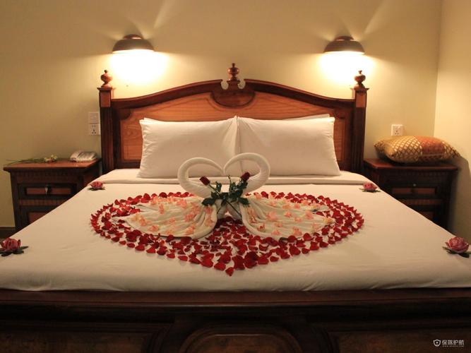 酒店创意客房床上布置技巧
