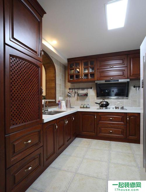 中式风格三居室厨房橱柜装修效果图大全