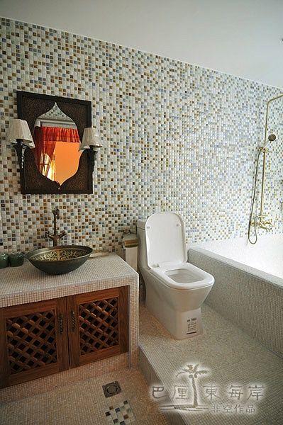 卫生间浴池马赛克瓷砖装修效果图