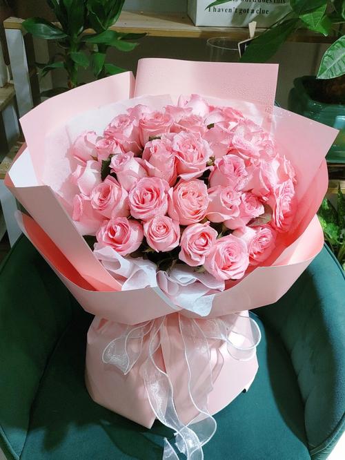 33朵戴安娜粉玫瑰花束