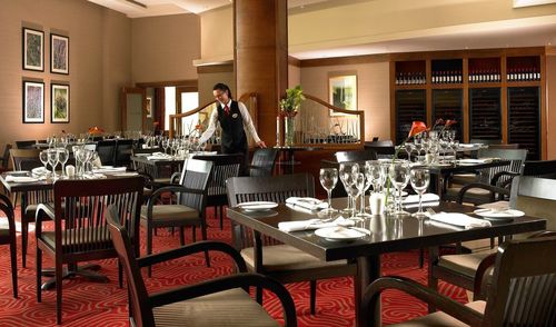 现代酒店餐厅餐桌椅子装修效果图片