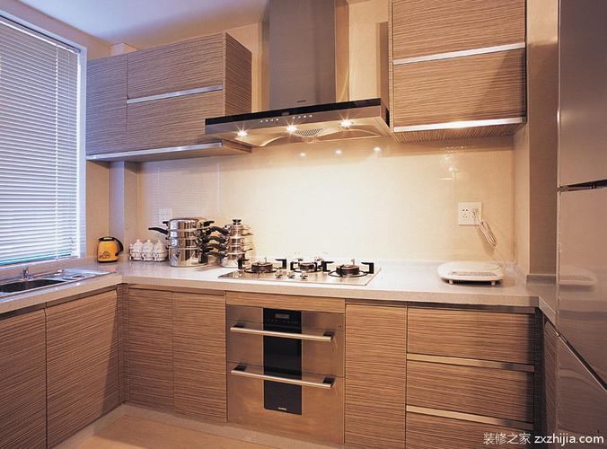 两居室现代风格原木色实木厨房柜子效果图