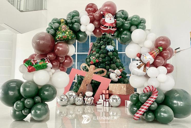 圣诞节气球拱门