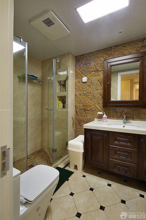 两居室卫生间仿古砖的装修效果图