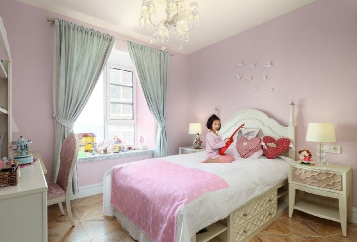 女儿房以粉色乳胶漆为主粉色公主房是每个小女孩都喜爱的