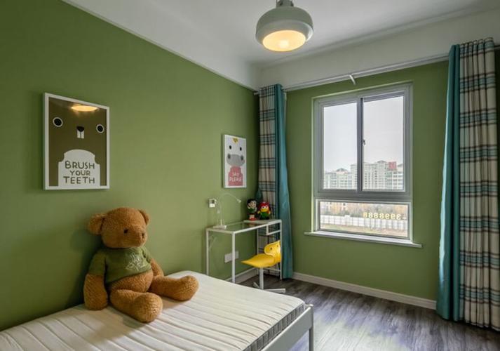 儿童房装修色彩选择时经常都选用蓝色和绿色作为儿童房的主色调