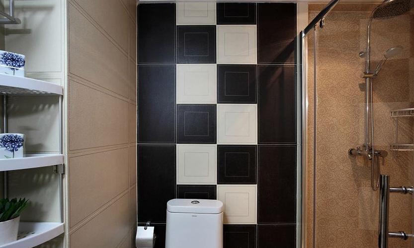 卫生间黑白瓷砖搭配装修效果图