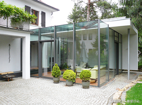 庭院设计2个钢结构玻璃阳光房案例从此花园里也能摆沙发茶几