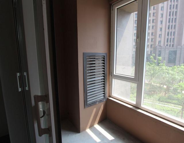 空调外机不要挂在外墙了如今流行阳台砌个空调槽安全还美观