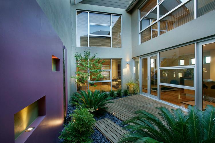 别墅庭院紫色墙面现代化家装效果图