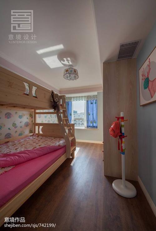 北欧风格原木儿童房设计