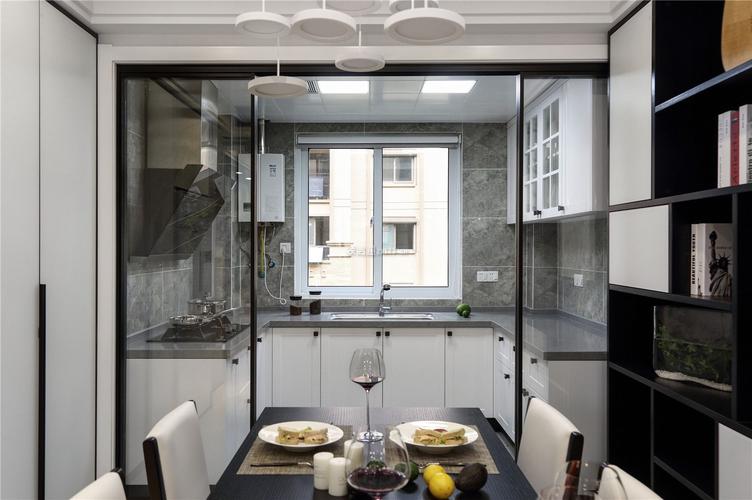 现代简约风格101平三室厨房玻璃门设计图装信通网效果图