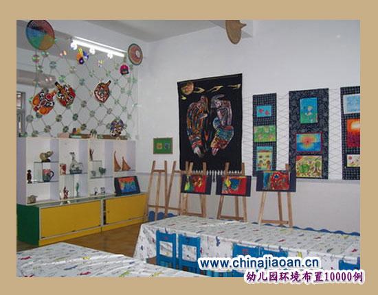 幼儿园教室布置图片色彩缤纷的美术室1