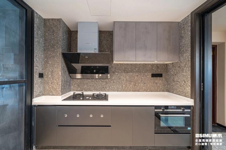 现代感轻奢厨房设计灰色极简的案例