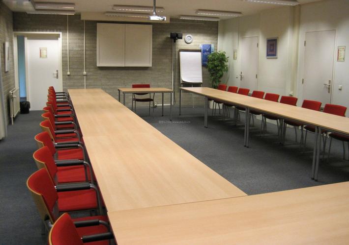 大型会议室会议桌装修效果图片