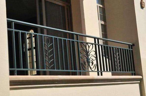 开发商装的阳台栏杆要更换吗装修前一定要了解不然将来吃大亏