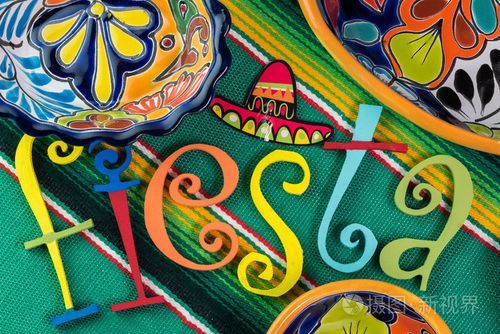 墨西哥福特嘉年华表装饰丰富多彩的彩绘字母明亮的陶器
