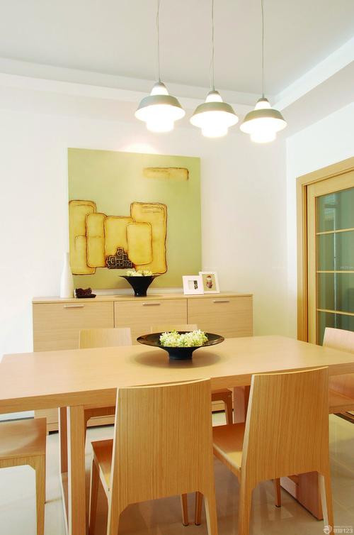 小户型80平米两室一厅美式实木餐桌装修效果图欣赏