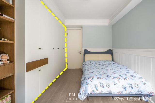 同样是小卧室有人将床摆在墙角7种装法靠布局省掉一半空间
