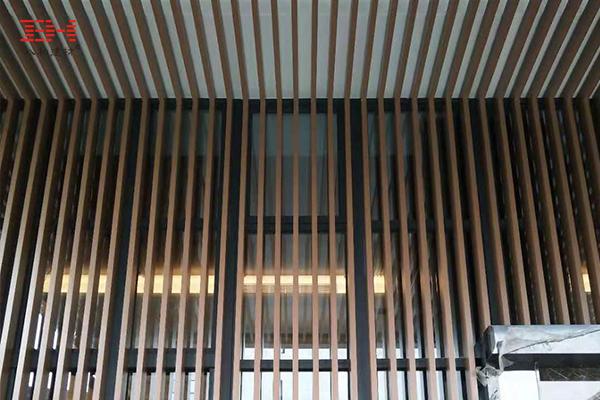 八和建材深圳亚朵酒店墙面及天花铝方通安装完成