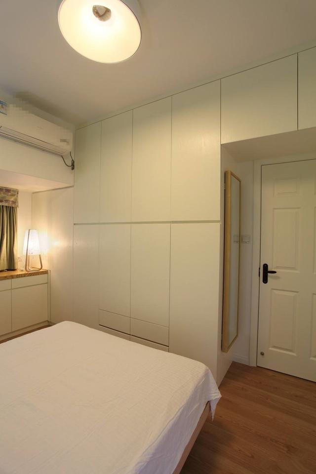 卧室面积太小把卫生间隔墙挪一挪下水管包进衣柜隔音实用