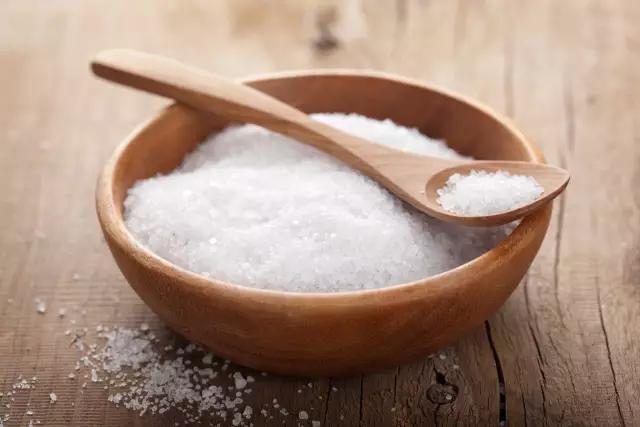 高盐食物对健康不利这是人所共知因此健康吃盐的首要任务是控制摄入