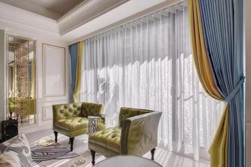 窗帘颜色与空间整体装饰风格相一致