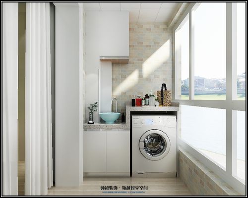 主卧阳台洗手台和洗衣机相结合搭配浅色墙砖明亮整洁
