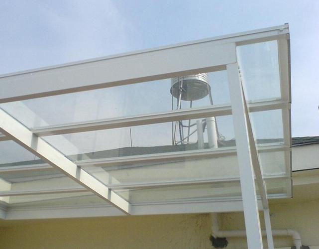 钢结构玻璃雨棚有哪些优势为什么受到青睐