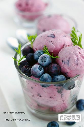 蓝莓椰奶冰淇淋