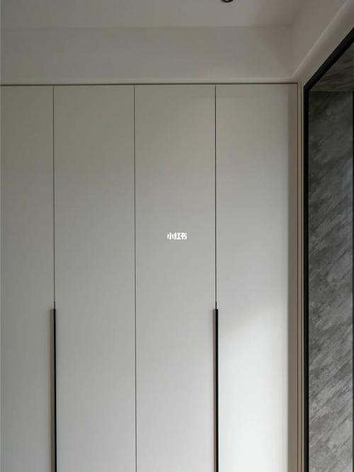 全屋定制衣柜即使是全白色柜门也很耐看衣柜全屋定制现代风格