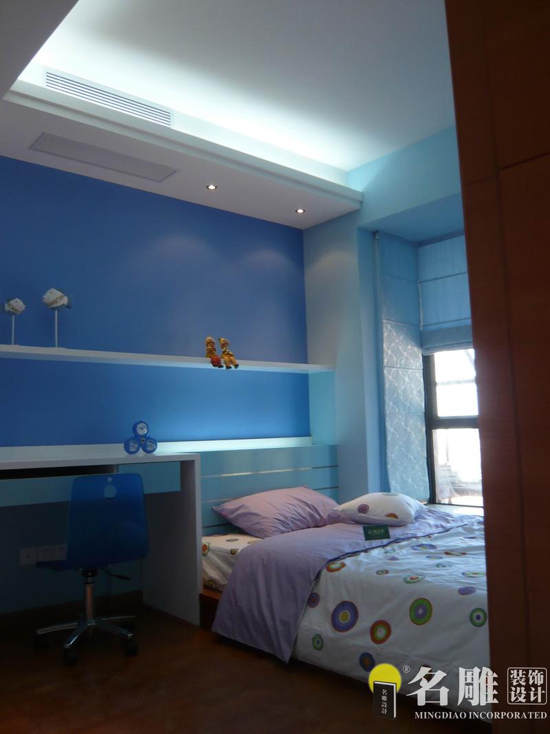 名雕装饰设计儿童房以蓝色为主色调让整个房间充满梦幻色彩.