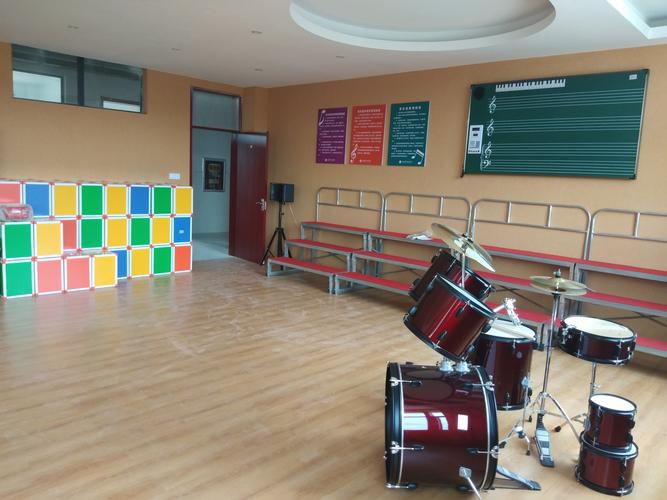 设施齐全的音乐教室
