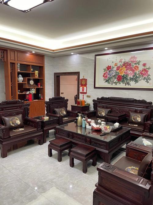 客厅红木沙发选择古典家具更具美感和韵味