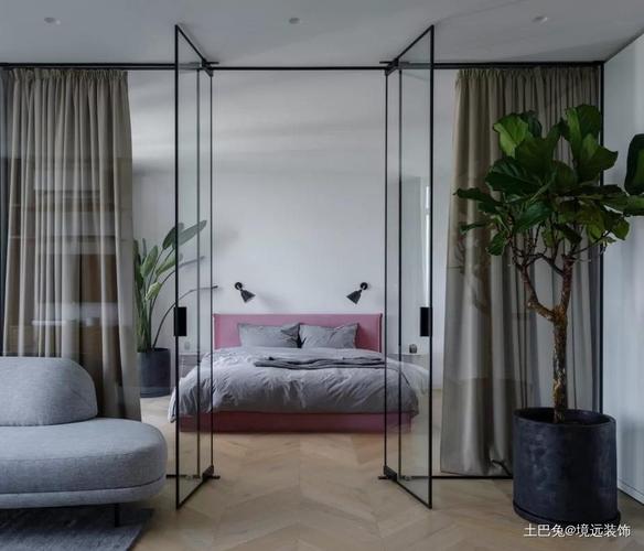 玻璃隔断似门似纱更是雅致卧室现代简约卧室设计图片赏析