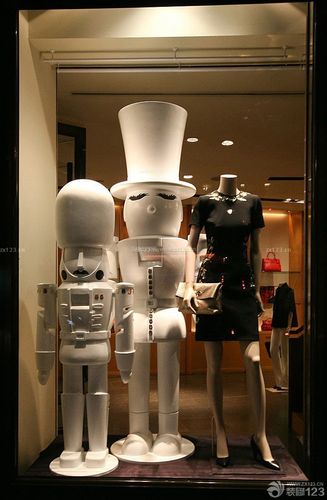 时尚现代风格服装店橱窗装修案例装信通网效果图