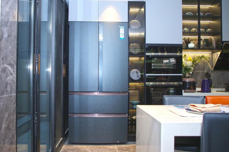 卡萨帝嵌入式冰箱完美融合橱柜