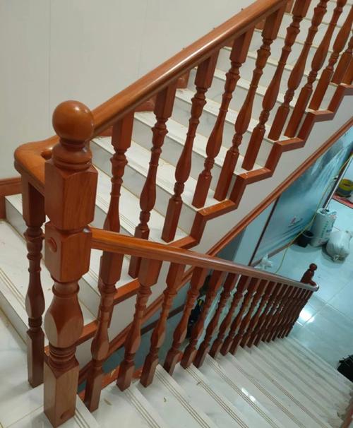 实木楼梯扶手立柱踏步板室内定制阳台栏杆新中式简约欧式别墅整梯