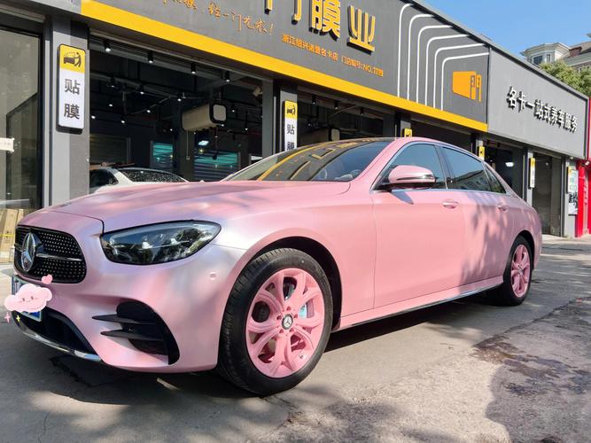 奔驰e300l粉色女生车内装饰分享