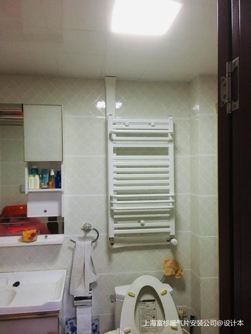 上海宝山区共和新路明装暖气片效果图卫生间现代简约卫生间设计图片